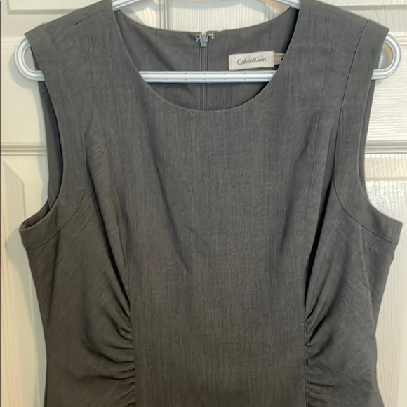 Calvin Klein EUC Size 12 Grey Sleeveless Sheath Dress - Picture 3 of 7